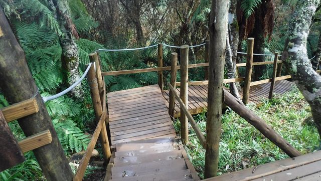 Escada para o mirante da Cachoeira dos Namorados