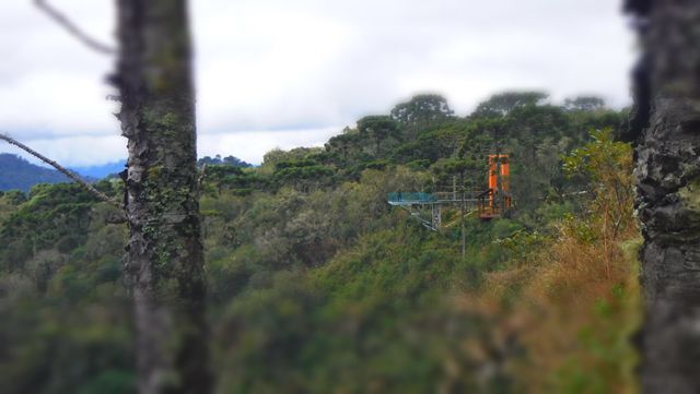 Mirante de vidro visto do Balanço Infinito