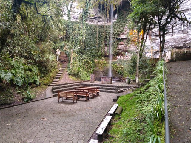 Gruta Nossa Senhora de Lourdes