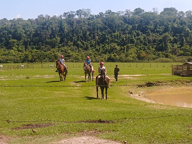 Passeio a cavalo no Sitio Castelinho