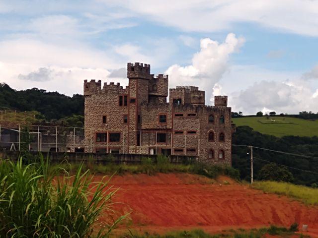 Castelo Bispo de Sá, casa de eventos em Bueno Brandão