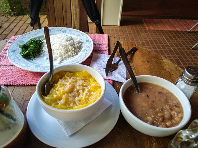 Almoço no Restaurante Ybirá