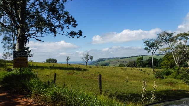 Estrada para o Espaço Indiana, na zona rural de Botucatu