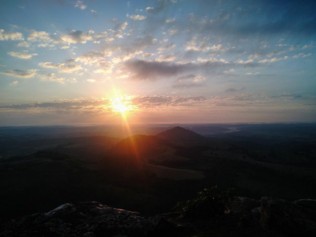 Nascer do Sol na Pedra do Índio, em Botucatu/SP