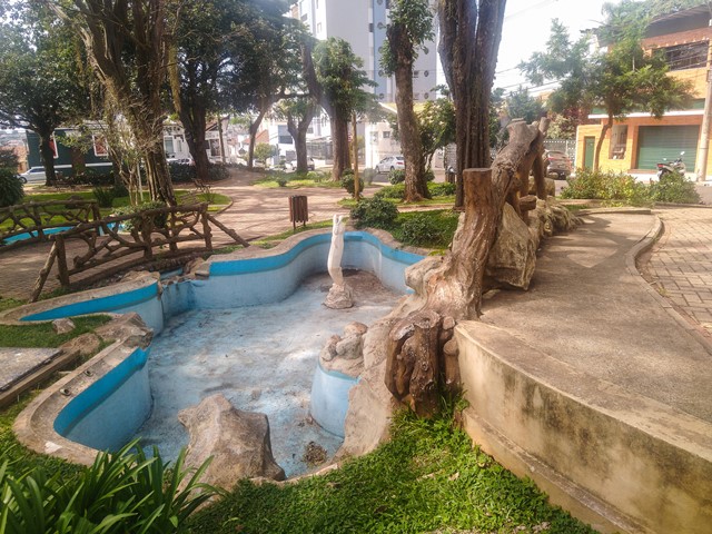 Fontes na Praça Rubião Junior, em Botucatu