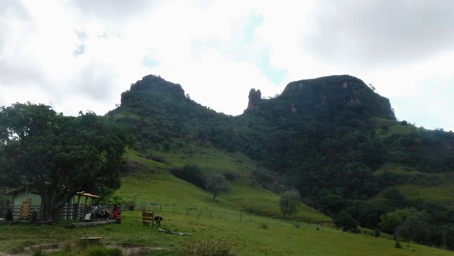 Base das Três Pedras, com sanitários