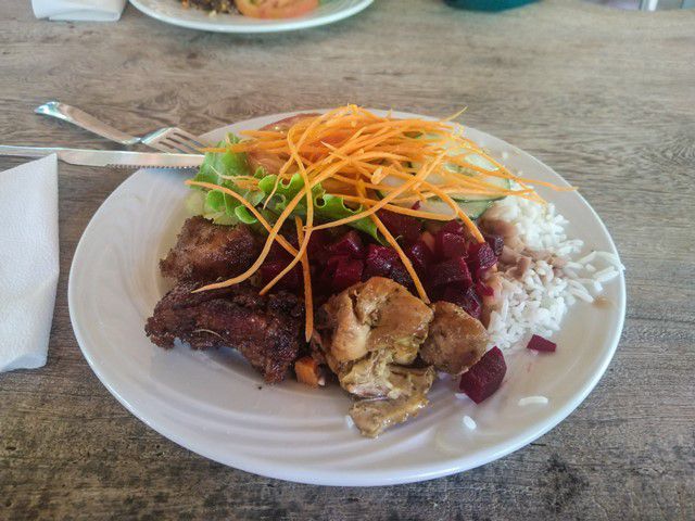 Almoço no Restaurante Cachoeira da Arara