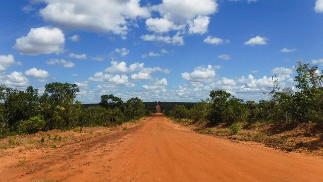 Tanto para um lado quando para o outro, só mata e estrada de terra