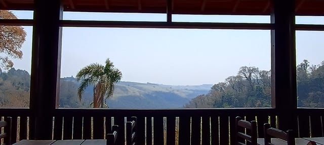 Vista do restaurante do Parque Cachoeira do Saltão