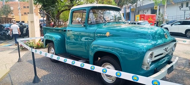 Exposição de carros antigos