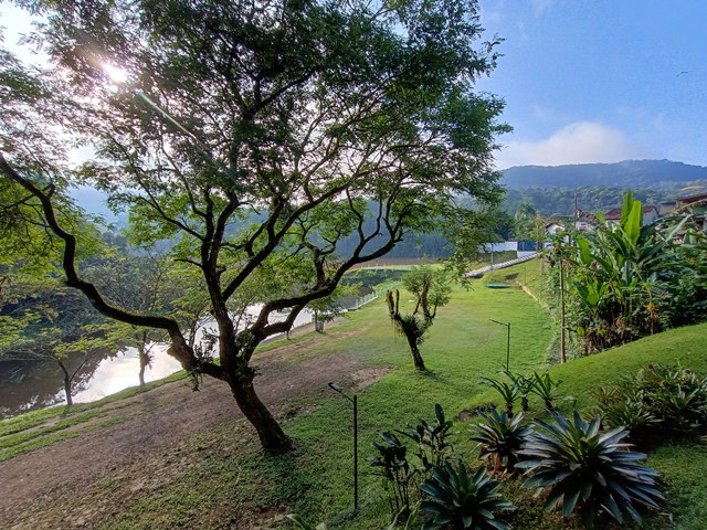 Vista da varanda do hotel ao amanhecer