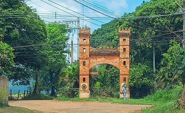 Portão Monumental Fazenda Nacional de Ipanema