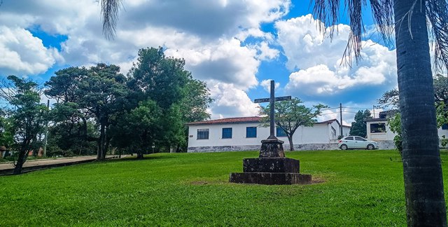Cruz de ferro forjada na fábrica em 1818