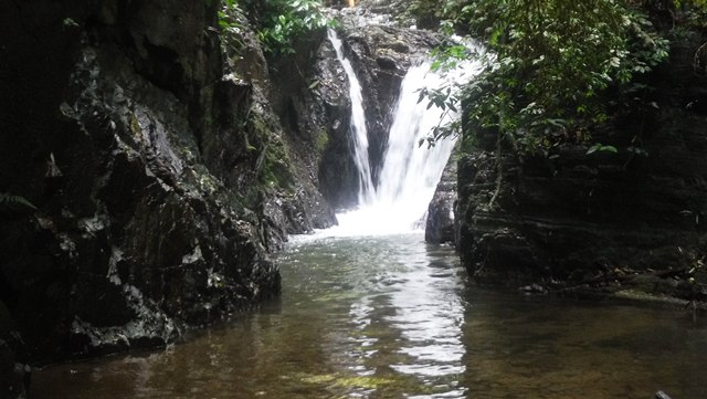 Trilha pelo Vale das Ostras, em Eldorado/SP