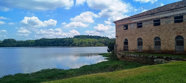 Casa da Guarda com a represa de Hedberg