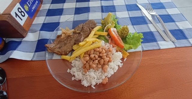 Almoço self-service no Lene's