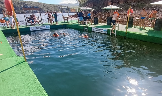 Espaço seguro para nadar