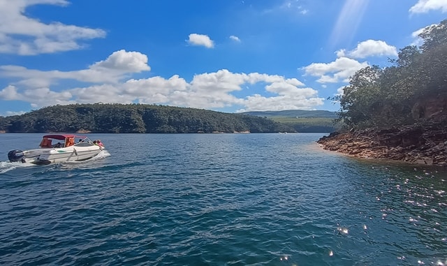 Passeio pelo Lago de Furnas