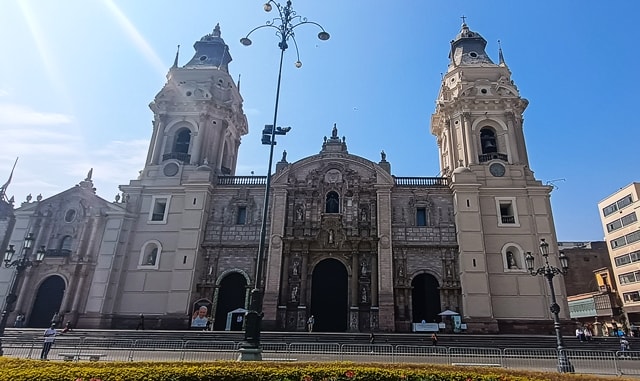 Catedral na Plaza de Armas, no Centro Histórico de Lima