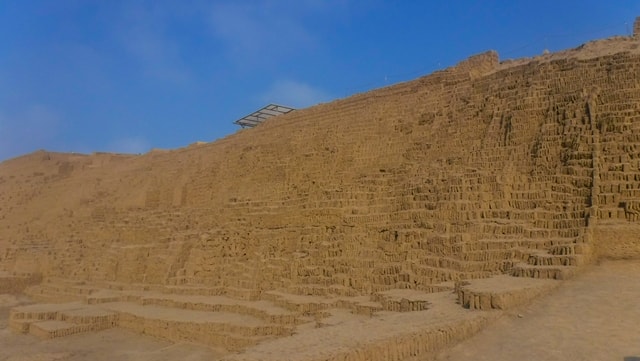 Sítio Arqueológico Pucllana - Pirâmide