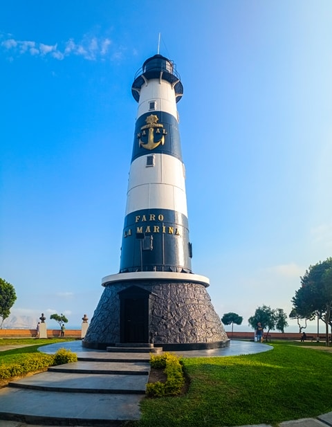 Farol La Marina, em MIraflores