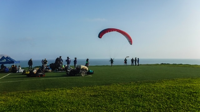 Voo de parapente em Lima