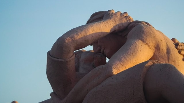 Estátua O Beijo - detalhe