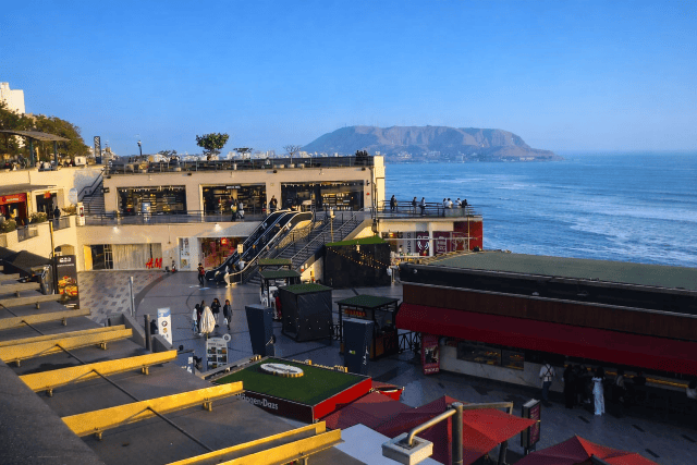 Shopping no Malecon de Miraflores