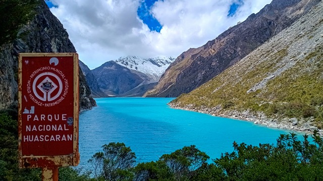 Laguna Paron.