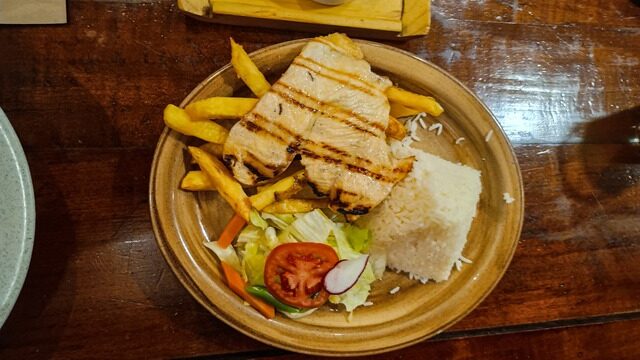 Almoço no restaurante Manka, em Huaraz
